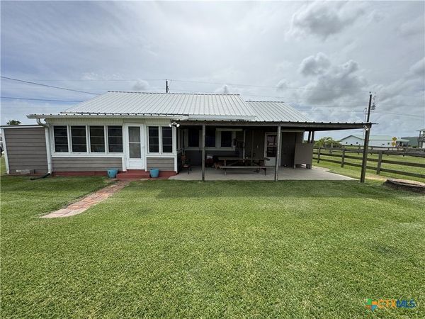 549 Marshall Johnson Avenue, Port Lavaca, TX 77979