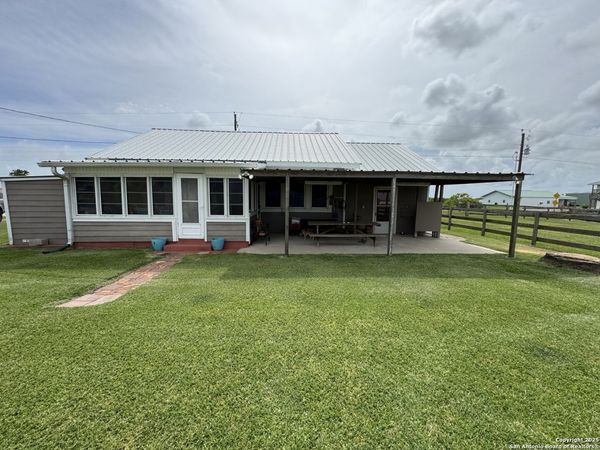 549 Marshall Johnson Ave S, Port LaVaca, TX 77979