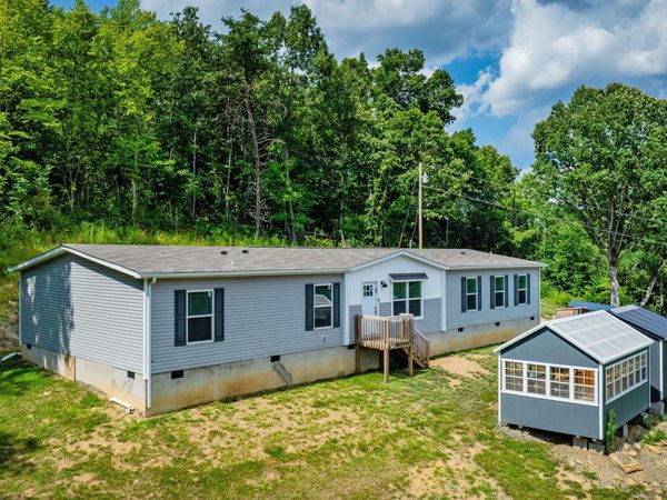 1400 Stoneybrook Drive, Johnson City, TN 37601