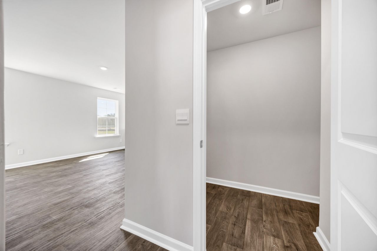 151 Sprocket Road Photo 27