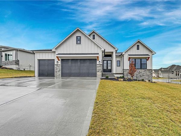 9845 Shady Bend Road, Lenexa, KS 66227