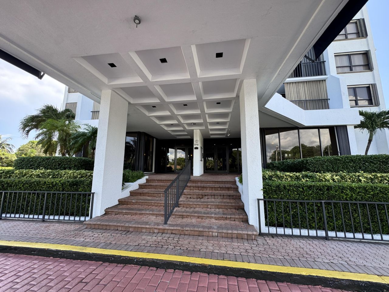 5600 N Flagler Drive, Unit 906, West Palm Beach, FL 33407 Photo