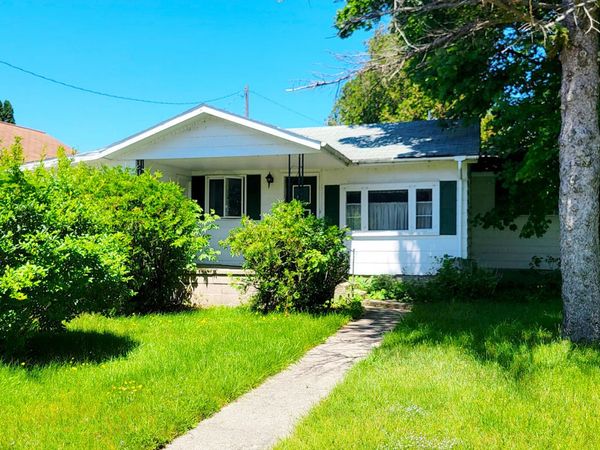 4914 Main Street, Onekama, MI 49675