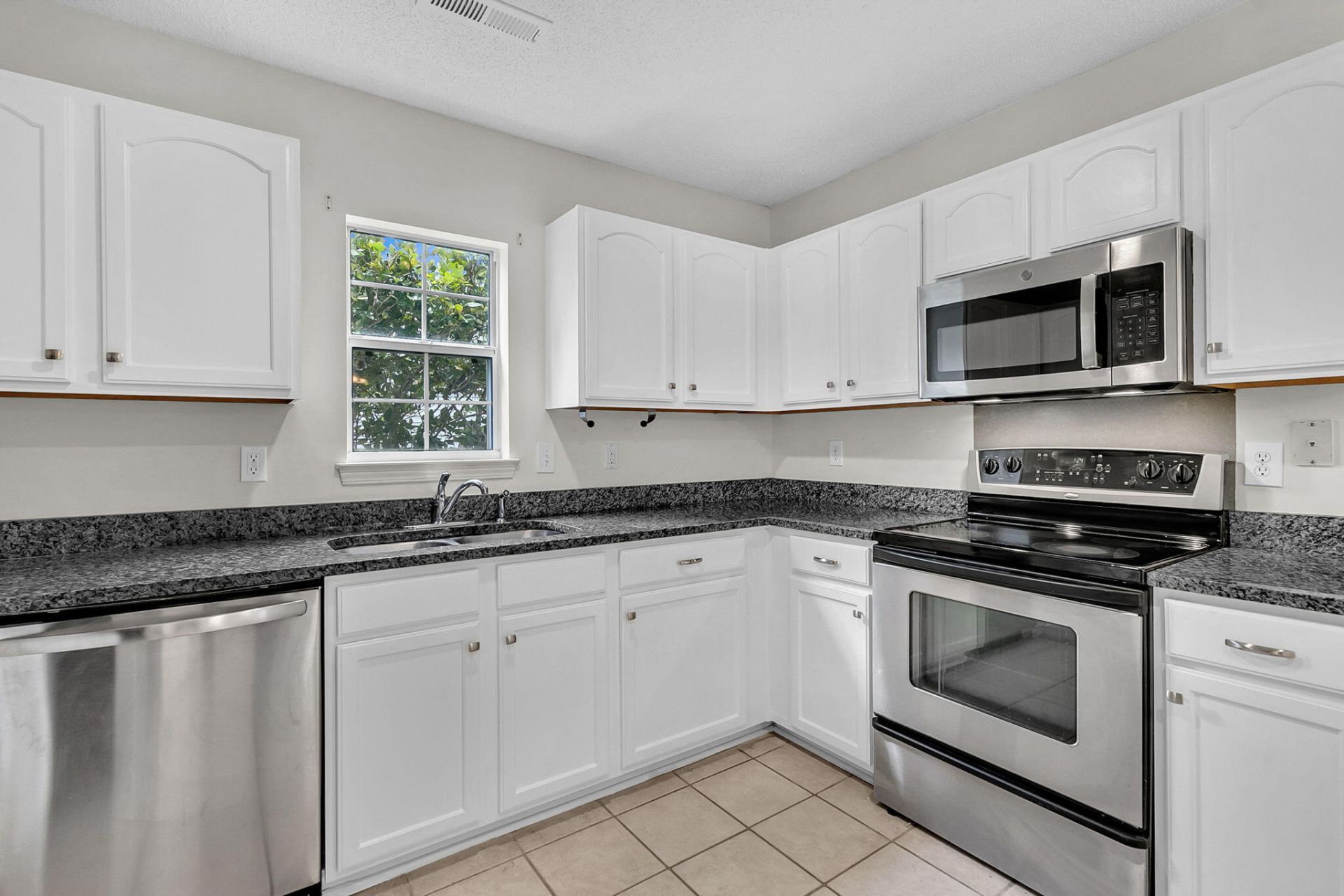 5134 Thornton Drive Photo 14