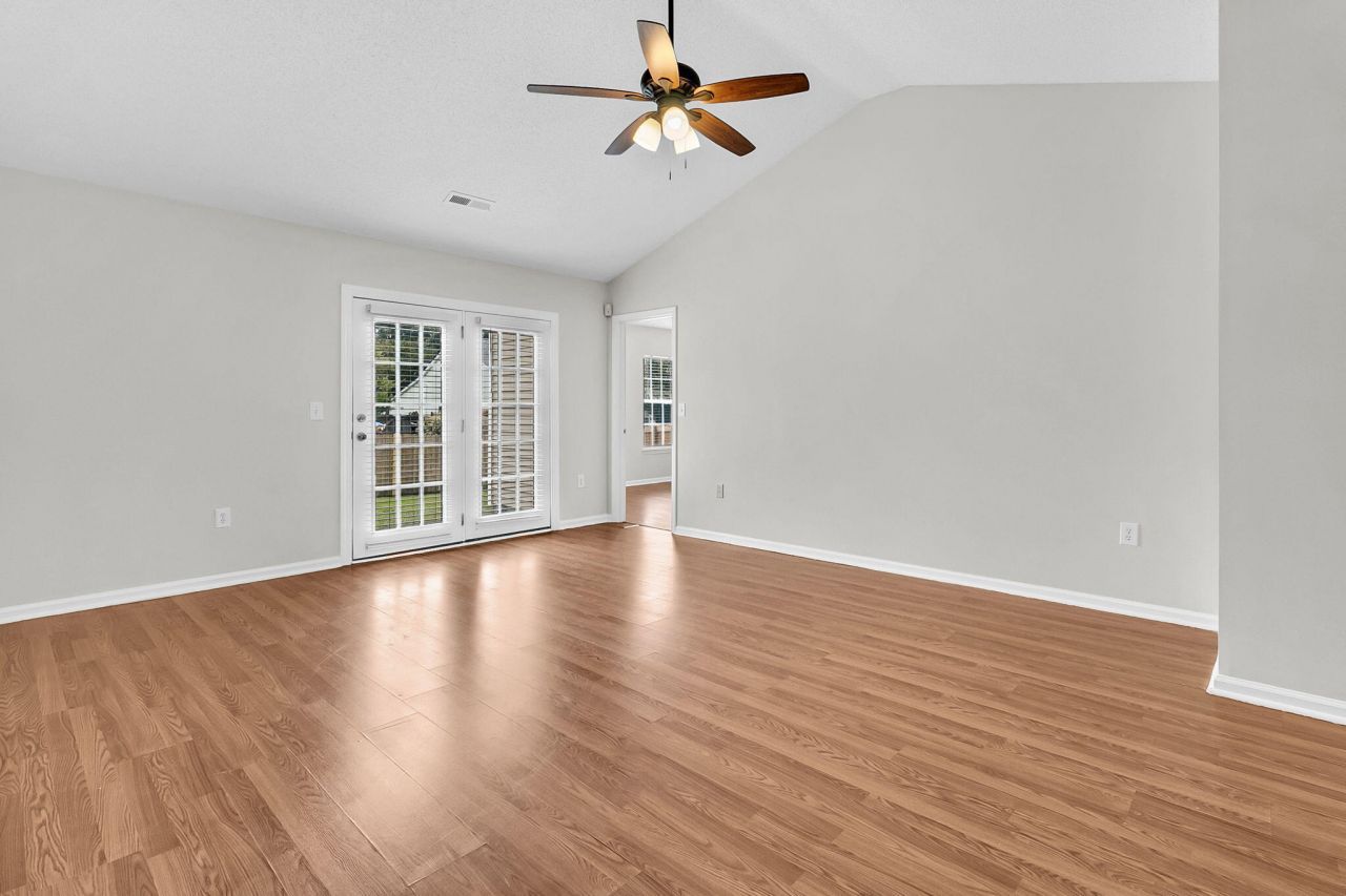 5134 Thornton Drive Photo 24