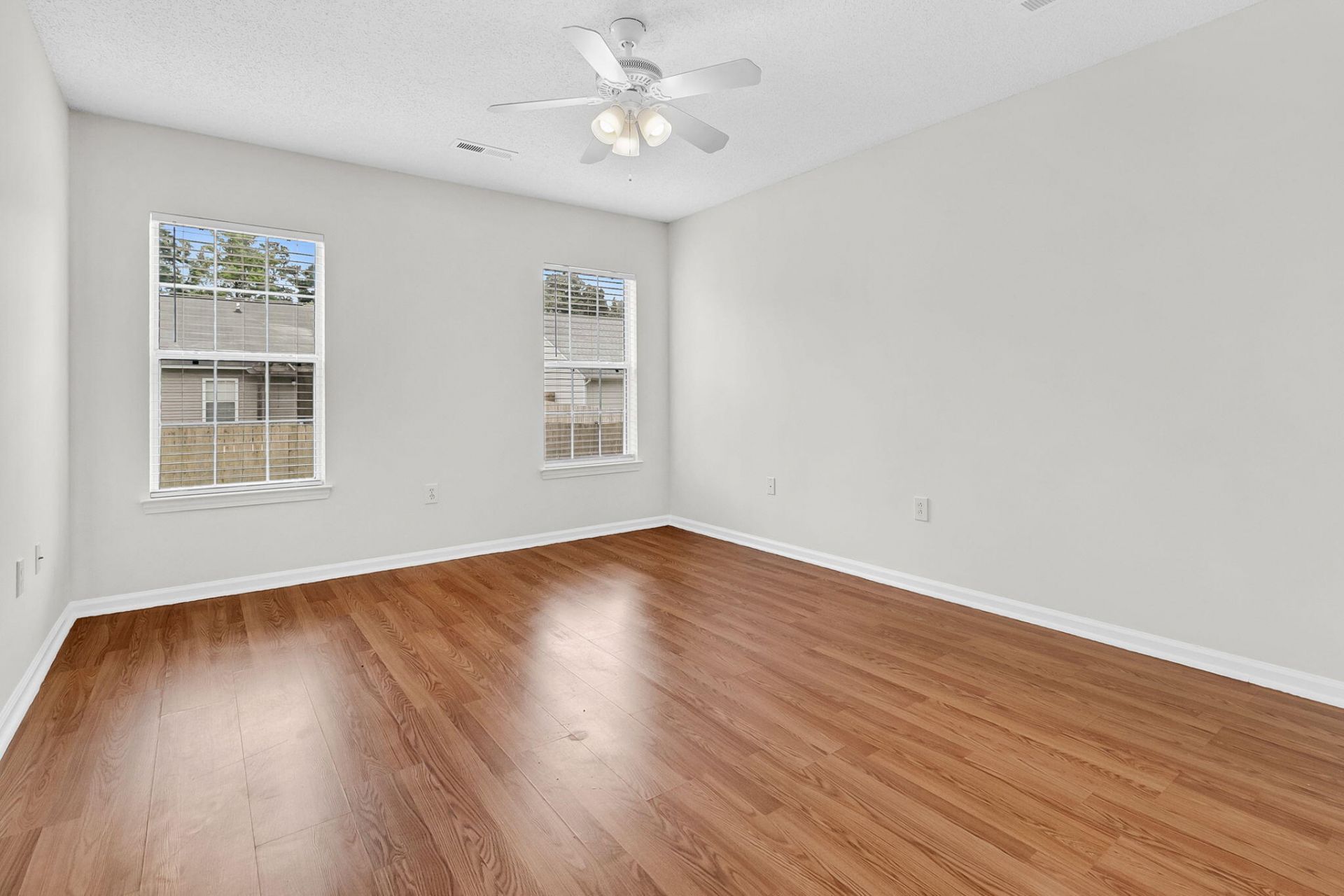 5134 Thornton Drive Photo 24