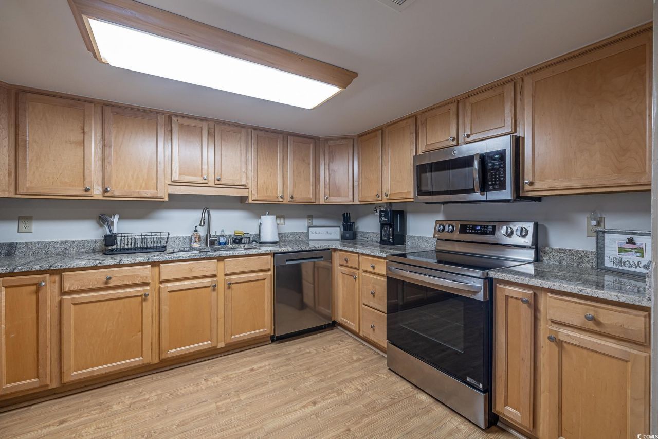 1520 N Waccamaw Dr. Photo 18