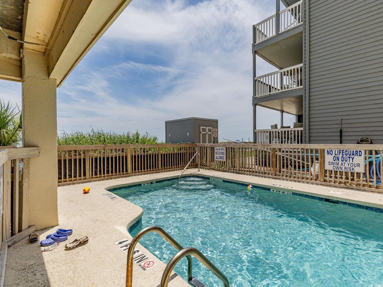 1520 N Waccamaw Dr. Photo 2