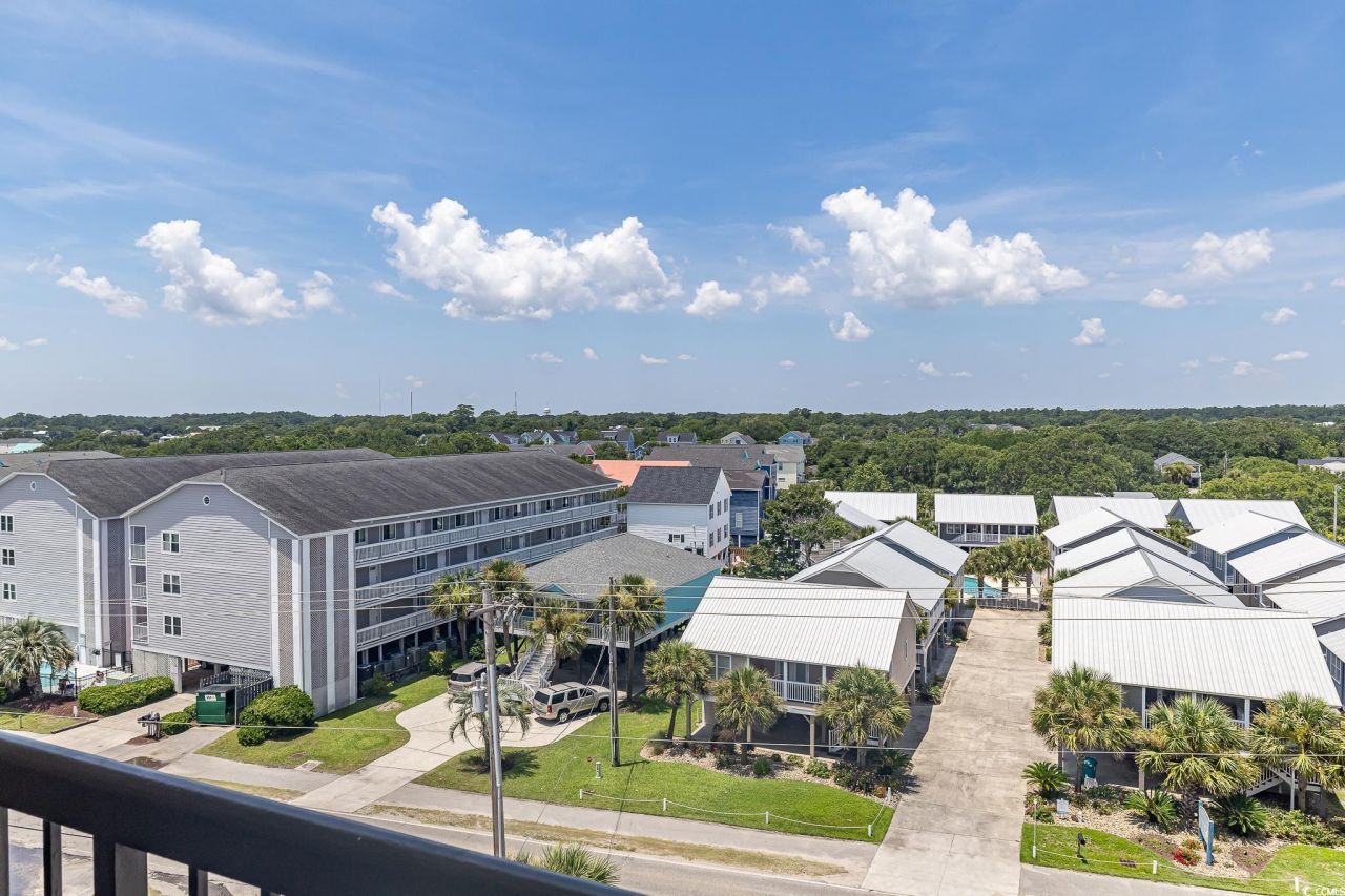 1520 N Waccamaw Dr. Photo 4