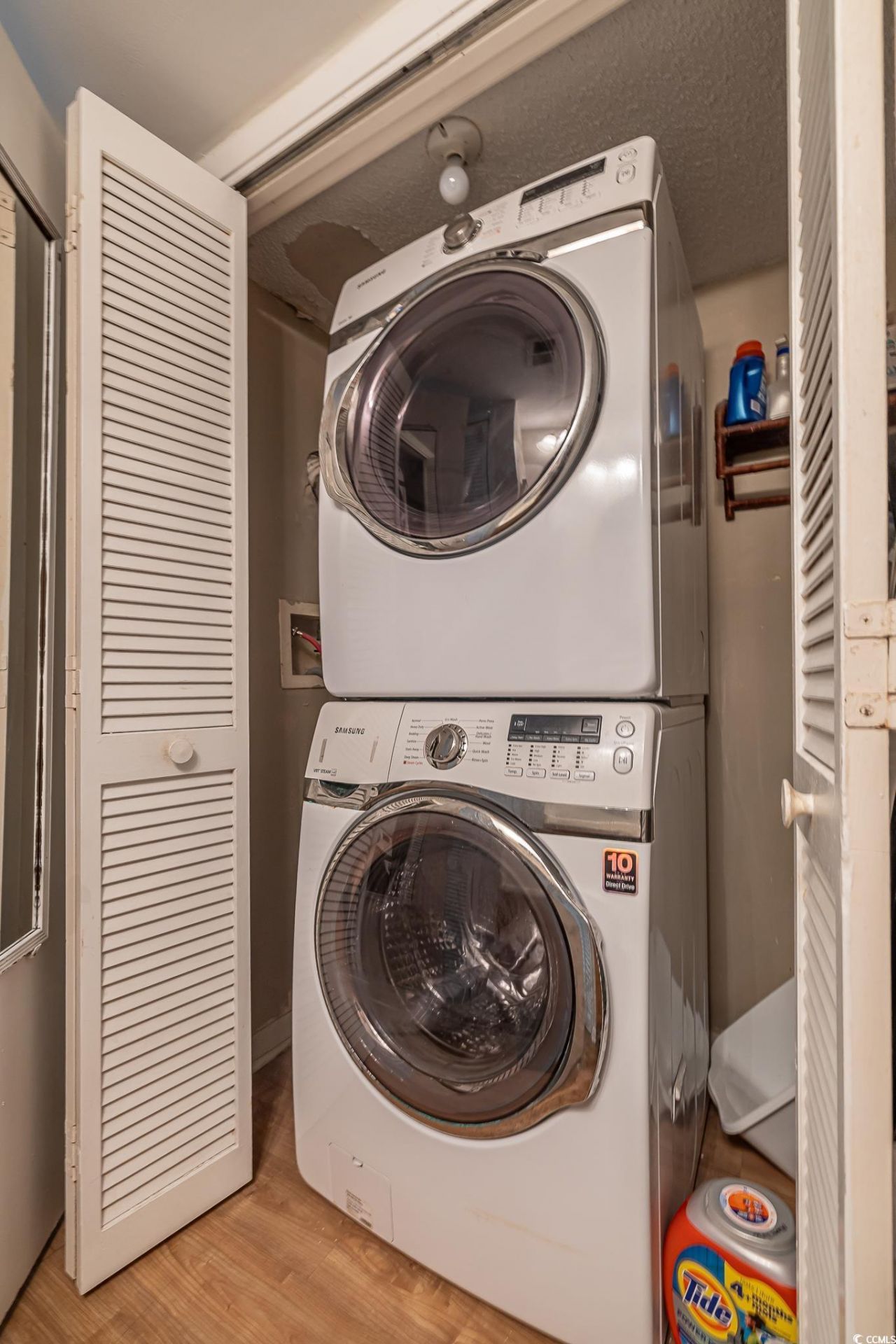 1520 N Waccamaw Dr. Photo 6