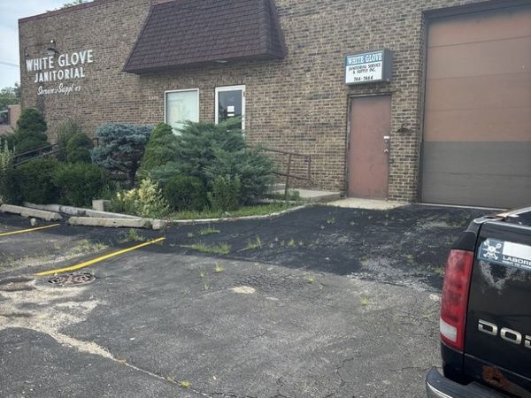 354 W Irving Park Road, Wood Dale, IL 60191