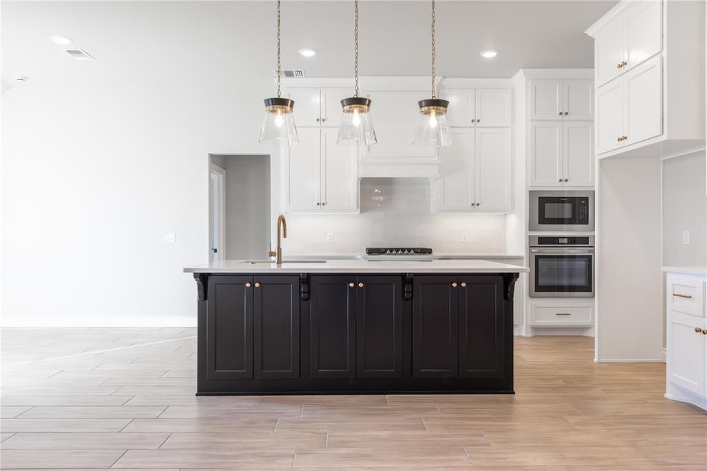 10300 SW 55th Terrace, Mustang, OK 73064 Main Photo