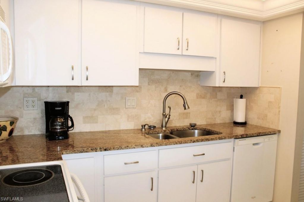 5441 Peppertree Dr, Unit 6, Fort Myers, FL 33908 Photo