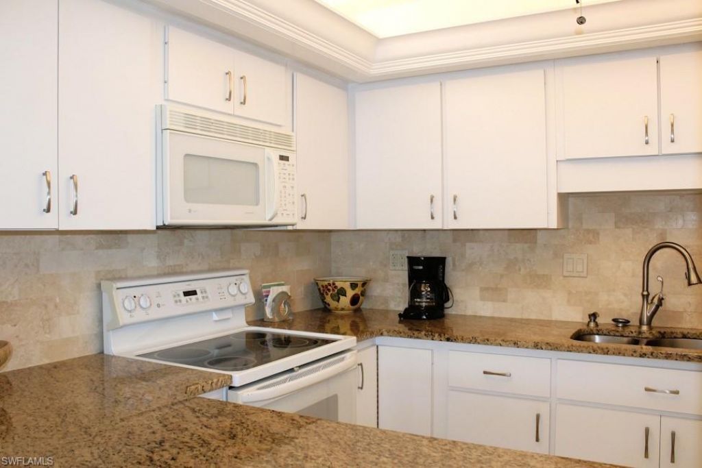 5441 Peppertree Dr, Unit 6, Fort Myers, FL 33908 Photo
