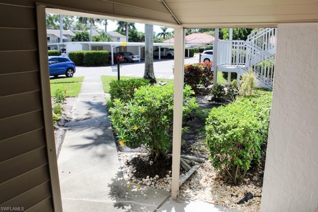 5441 Peppertree Dr, Unit 6, Fort Myers, FL 33908 Photo