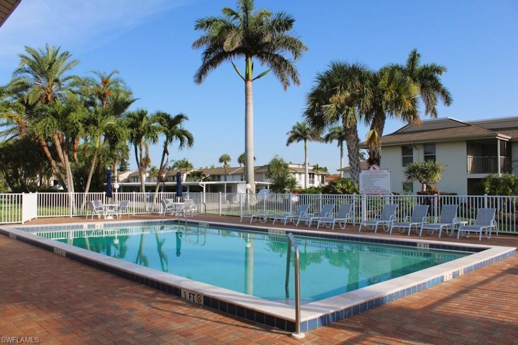 5441 Peppertree Dr, Unit 6, Fort Myers, FL 33908 Photo