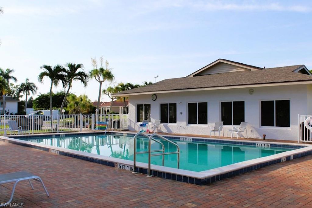5441 Peppertree Dr, Unit 6, Fort Myers, FL 33908 Photo