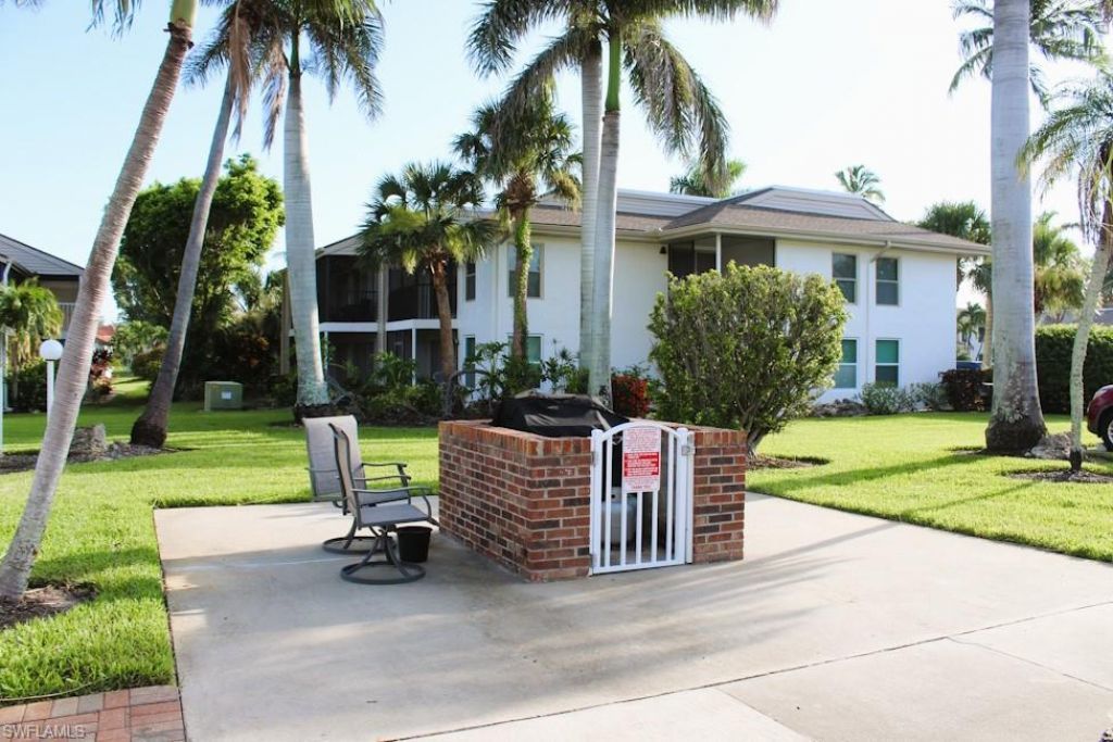 5441 Peppertree Dr, Unit 6, Fort Myers, FL 33908 Photo