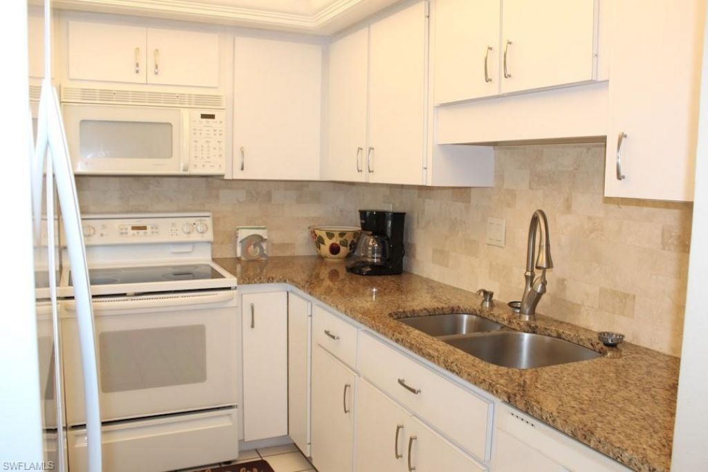5441 Peppertree Dr, Unit 6, Fort Myers, FL 33908 Photo