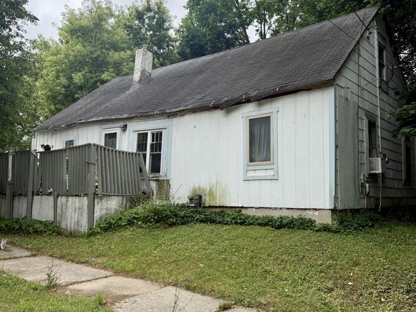 2508 Marcus Street, Lansing, MI 48912