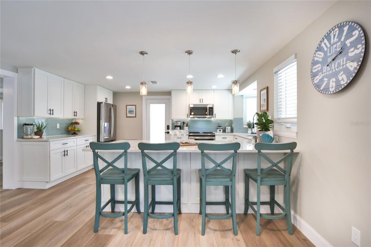 211 Island Circle, Sarasota, FL 34242 Photo