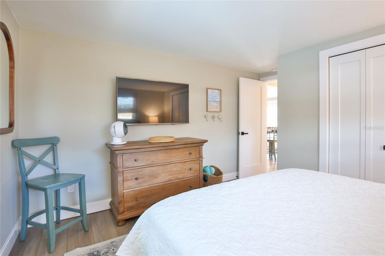 211 Island Circle, Sarasota, FL 34242 Photo