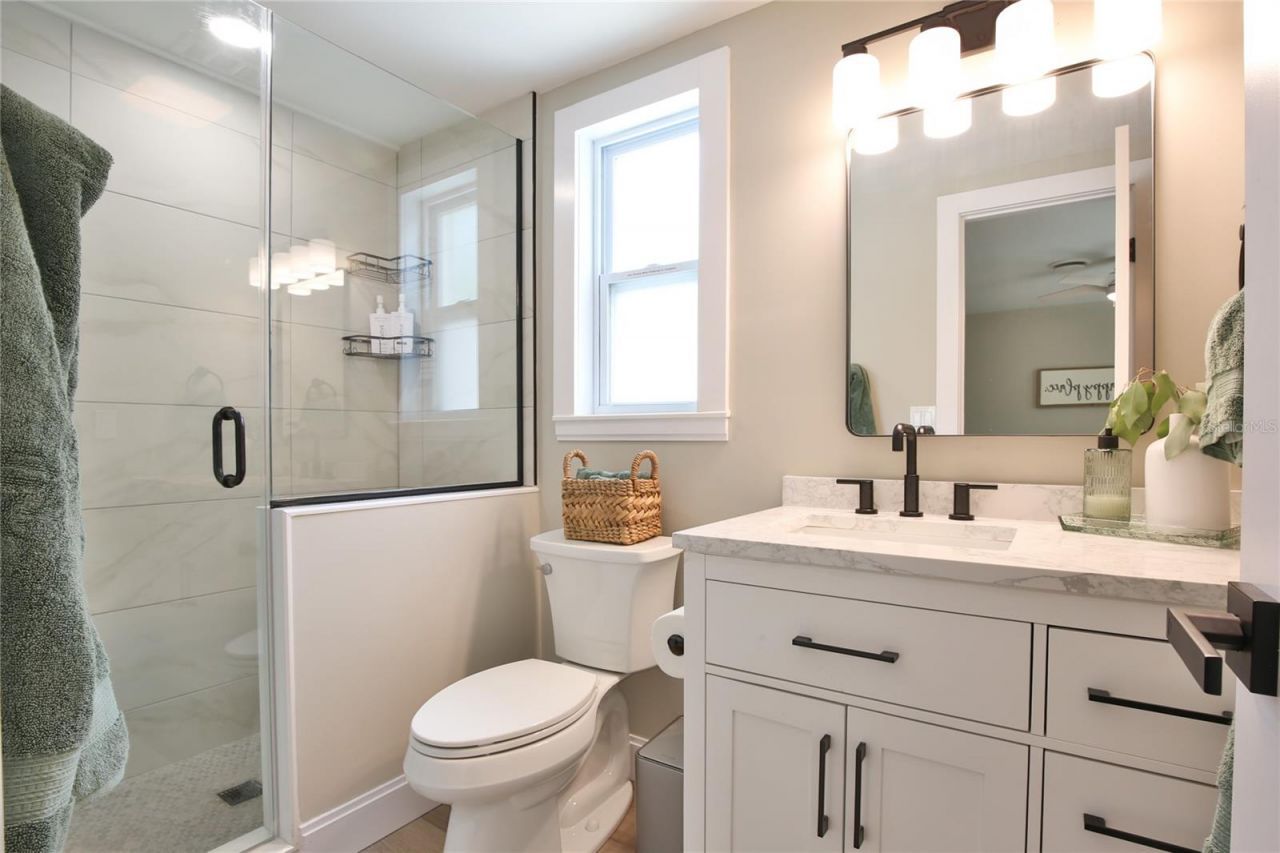 211 Island Circle, Sarasota, FL 34242 Photo
