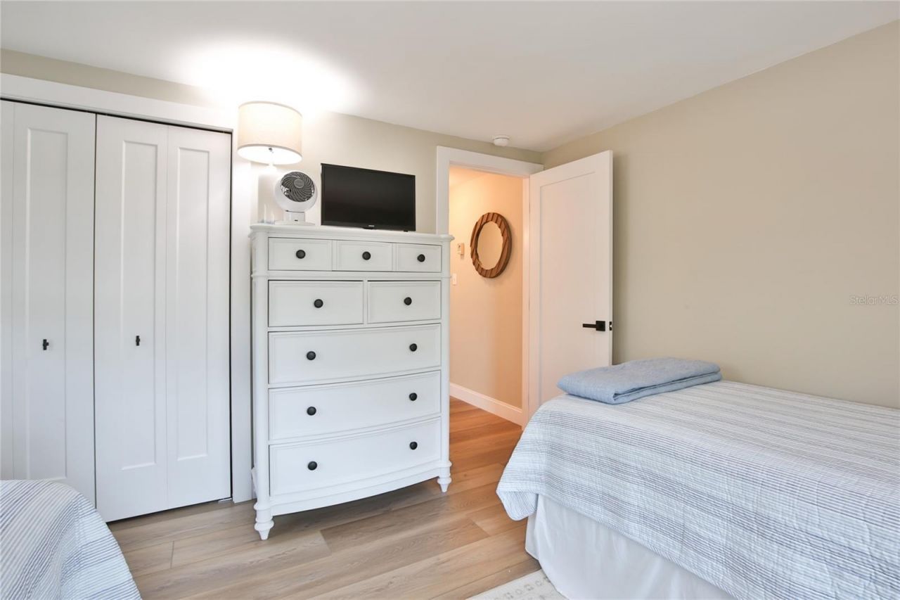 211 Island Circle, Sarasota, FL 34242 Photo