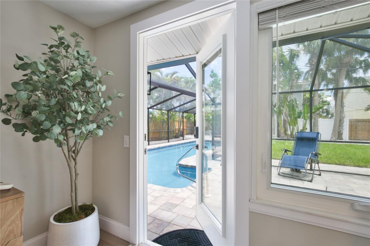 211 Island Circle, Sarasota, FL 34242 Photo