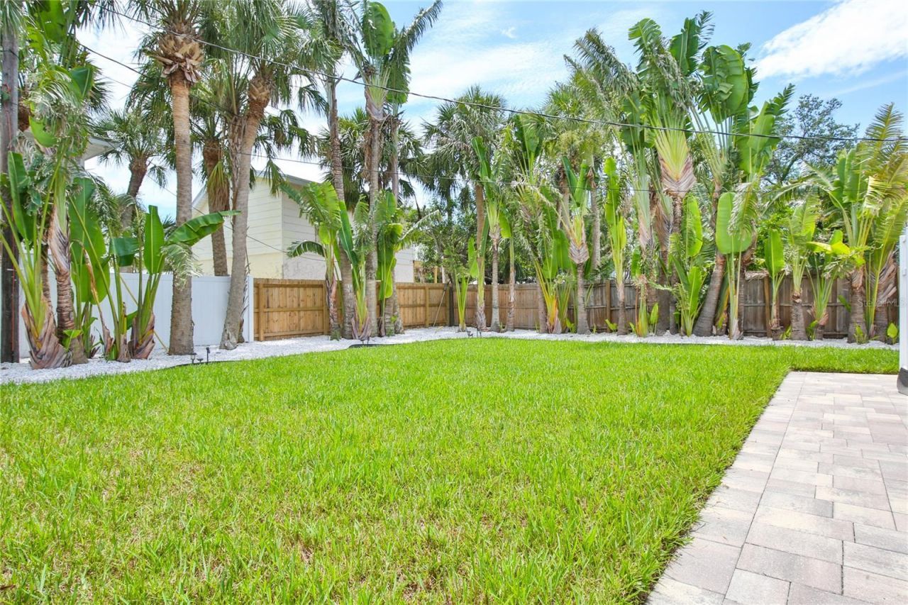 211 Island Circle, Sarasota, FL 34242 Photo