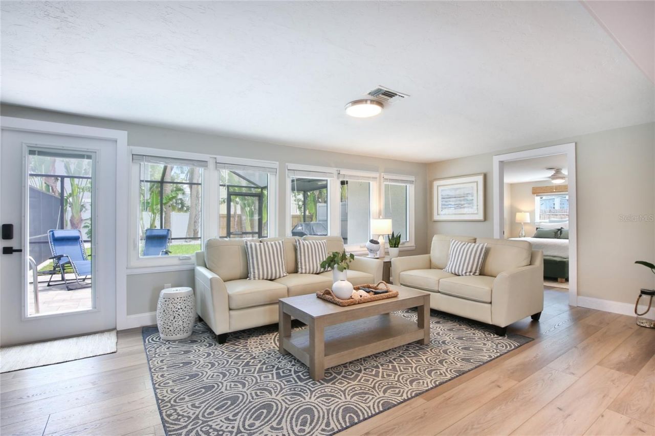 211 Island Circle, Sarasota, FL 34242 Photo