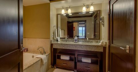 13051 Ritz Carlton Highlands Ct, Truckee, CA 96161 Photo