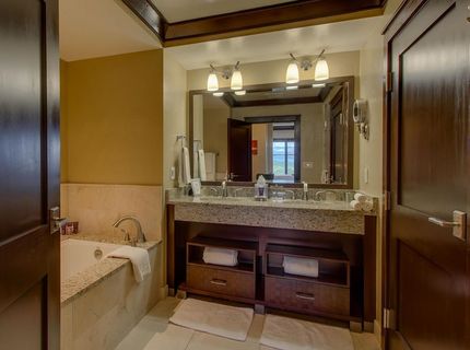 13051 Ritz Carlton Highlands Ct, Truckee, CA 96161 Photo
