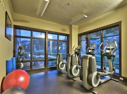 13051 Ritz Carlton Highlands Ct, Truckee, CA 96161 Photo