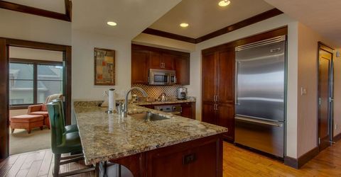 13051 Ritz Carlton Highlands Ct, Truckee, CA 96161 Photo