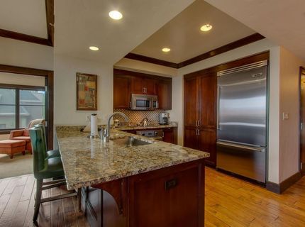 13051 Ritz Carlton Highlands Ct, Truckee, CA 96161 Photo