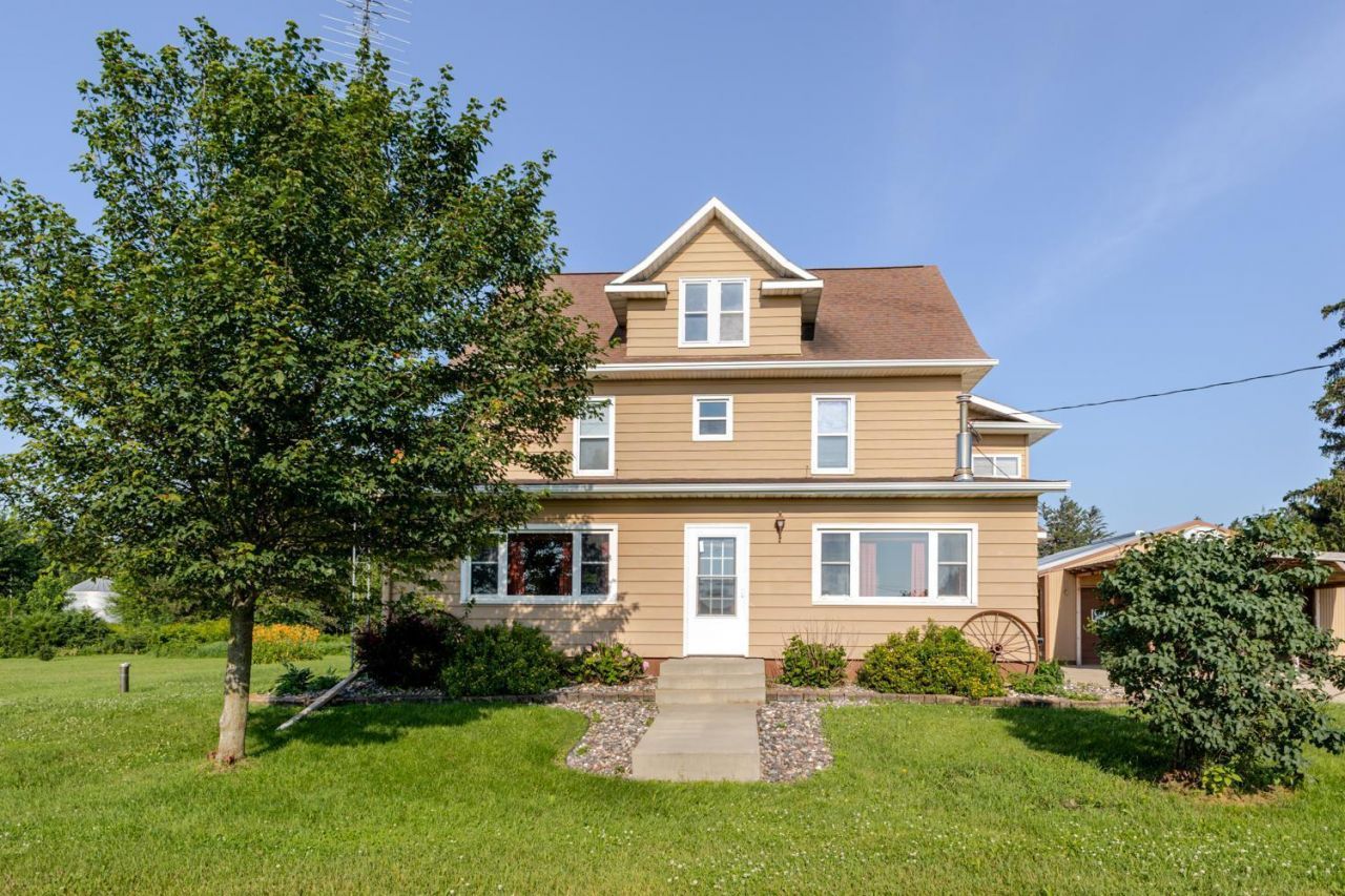 13331 40th Street SE, Eyota, MN 55934