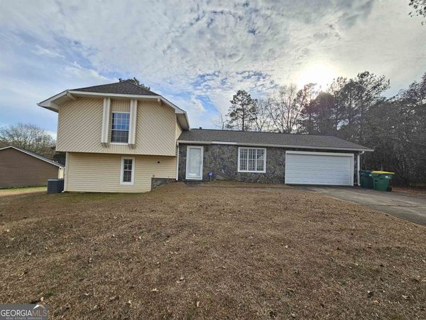 371 CHASE WOODS Circle, Jonesboro, GA 30236