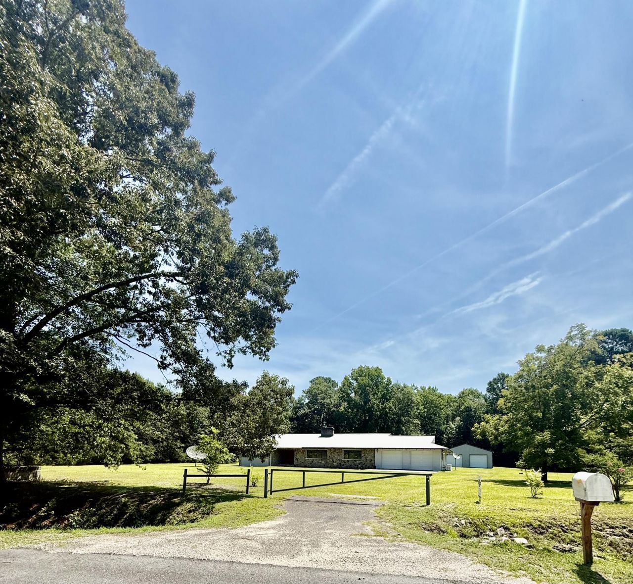 1474 Mandella Road Photo 3