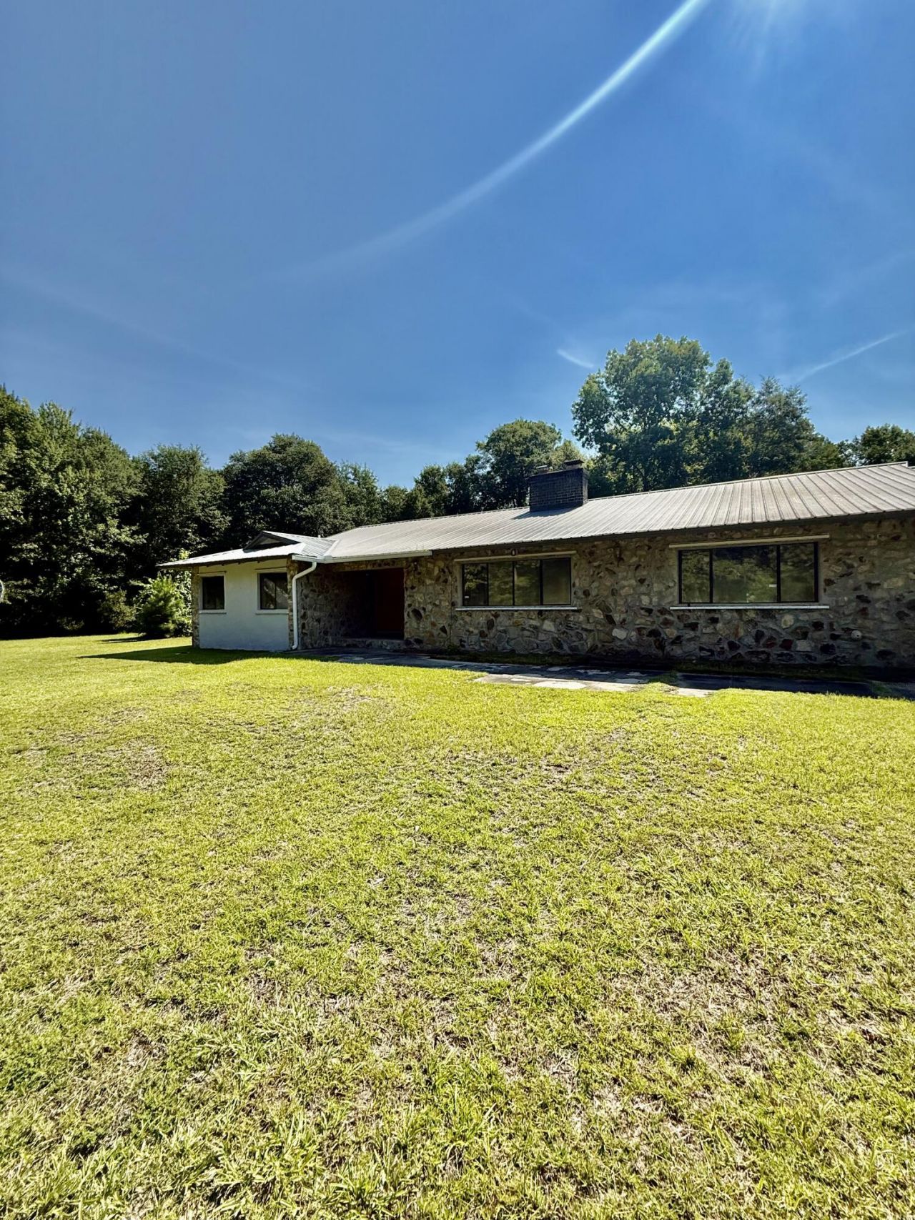 1474 Mandella Road Photo 6