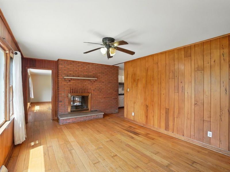 899 Meadowview Drive, Columbus, OH 43224 Photo 15