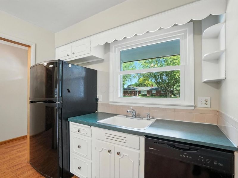 899 Meadowview Drive, Columbus, OH 43224 Photo 20