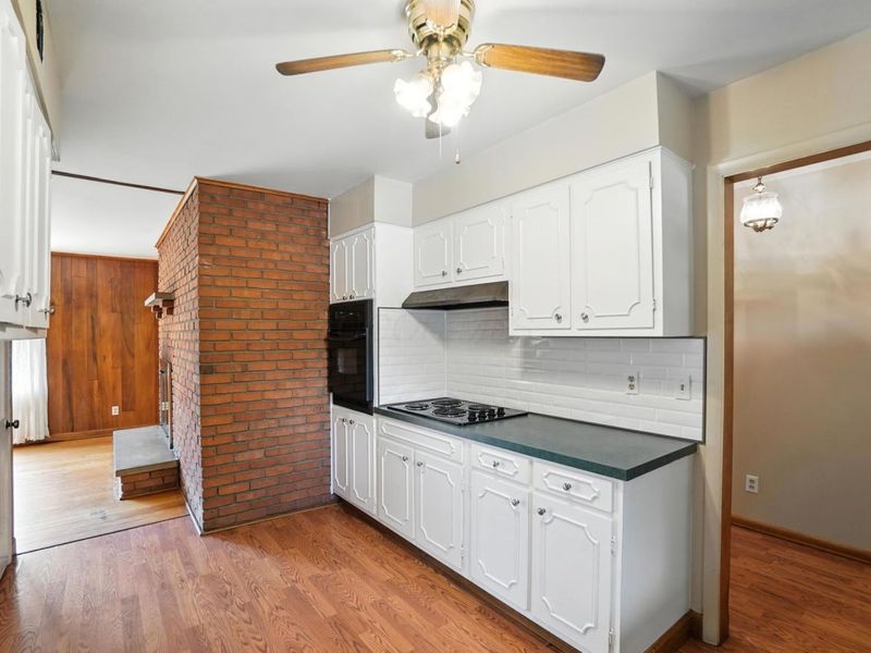 899 Meadowview Drive, Columbus, OH 43224 Photo 22