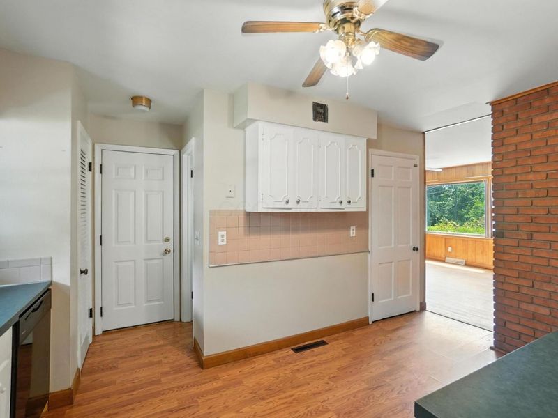 899 Meadowview Drive, Columbus, OH 43224 Photo 23