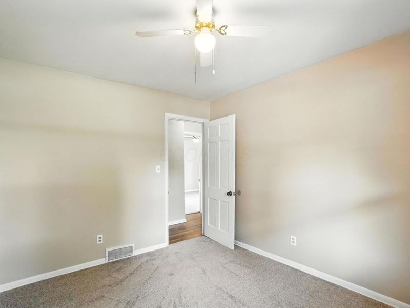 899 Meadowview Drive, Columbus, OH 43224 Photo 35