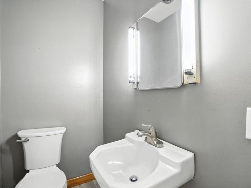 899 Meadowview Drive, Columbus, OH 43224 Photo 46