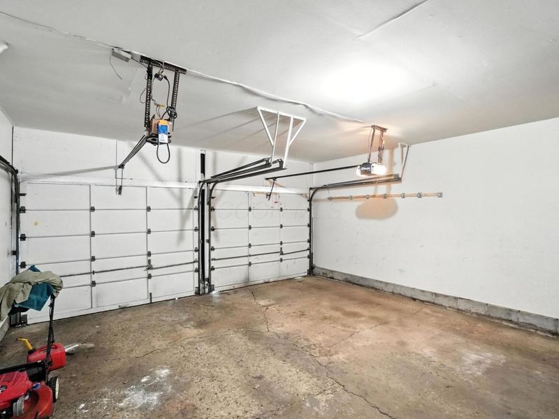 899 Meadowview Drive, Columbus, OH 43224 Photo 47