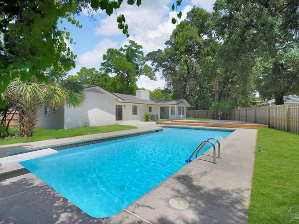 5745 Avenida Robledal, Pensacola, FL 32504