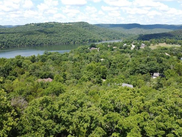 17 Quail Run Drive, Holiday Island, AR 72631