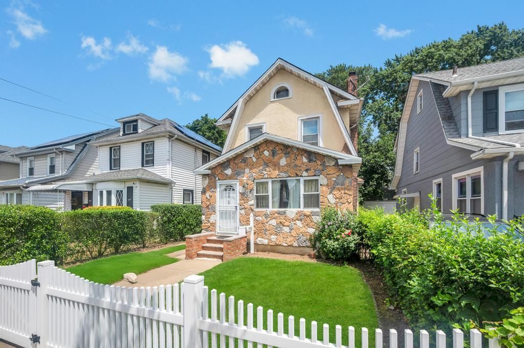 11119 212th Street, Queens Village, NY 11429 Main Photo